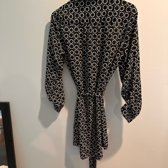 Banana Republic  Shirt Dress. Size Medium. - Picture 2 of 10